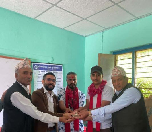 पूर्व विधार्थी मंचद्वारा कालिका आविमा १ लाख ११ हजारको अक्षयकोष स्थापना